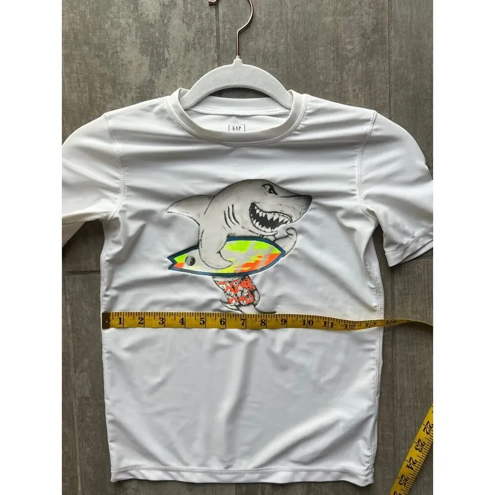 $40 GAP KIDS Swim Shirt Short Sleeve Rash Guard Surf Shark Beach Top Boys S 6-7